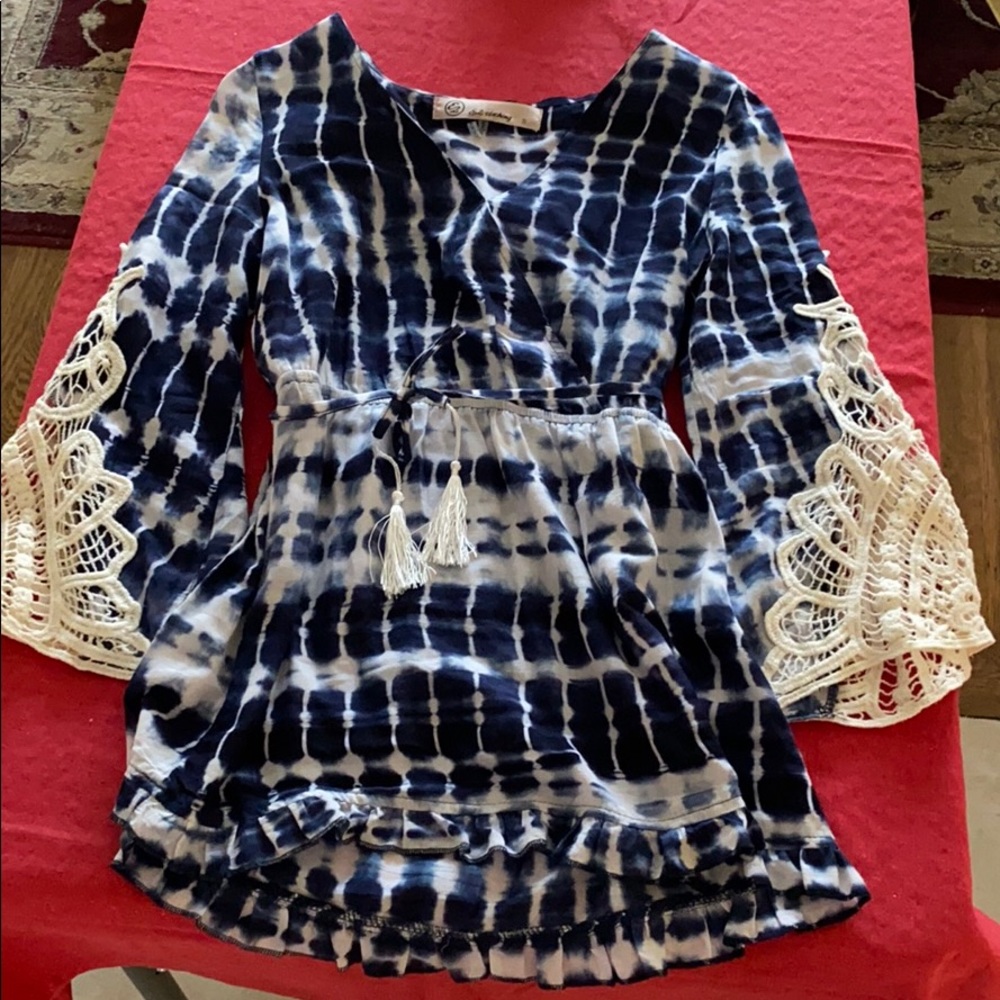 Blue tie dye blouse